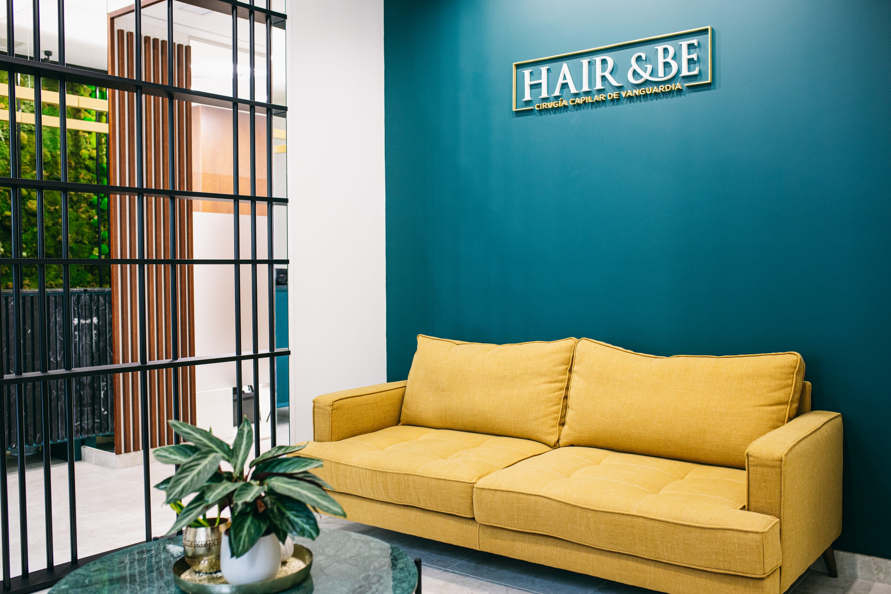 Recepción Hair & Be — Clínica Capilar en Valencia