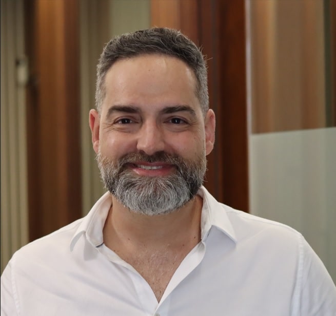 Dr. Javier De Felipe — Medicina y Cirugía Capilar