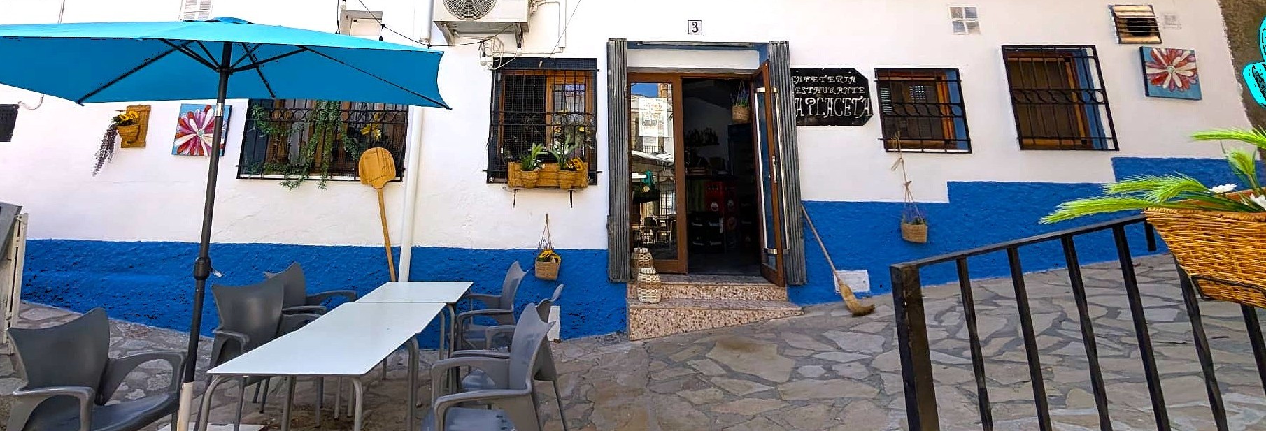 Fachada de La Placeta — restaurante italiano en Sot de Chera